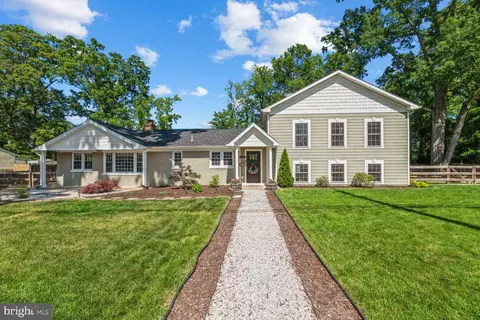 7923 Ashton St, Alexandria, VA 22309