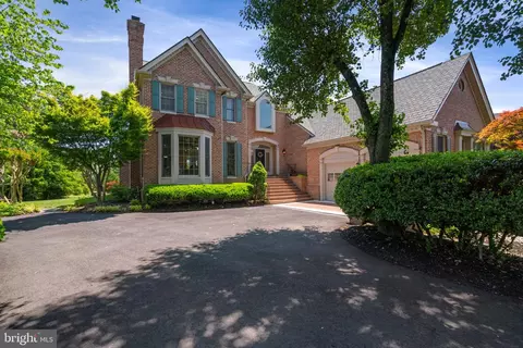 6301 Barnesdale Path, Centreville, VA 20120