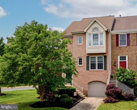 5132 Woodford Dr, Centreville, VA 20120