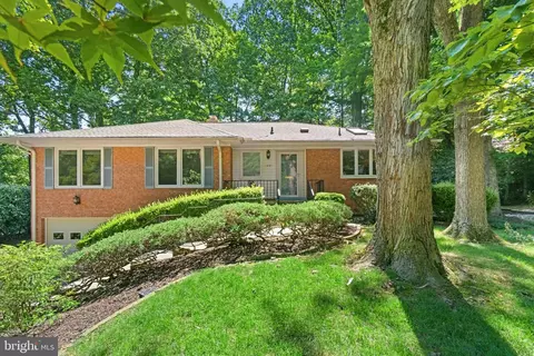 1401 Colleen Ln, Mclean, VA 22101