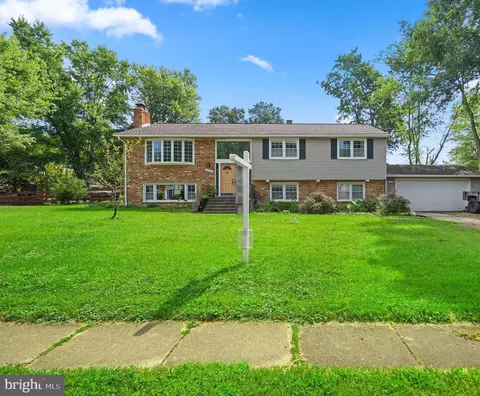 5302 Portsmouth Rd, Fairfax, VA 22032