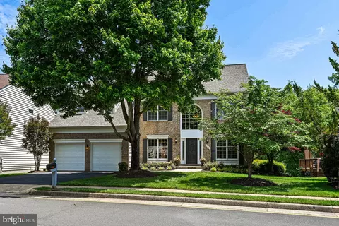 3705 Broadrun Dr, Fairfax, VA 22033