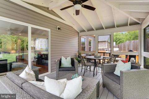 2825 W George Mason Rd, Falls Church, VA 22042