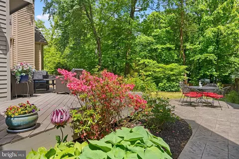 2029 Beacon Pl, Reston, VA 20191
