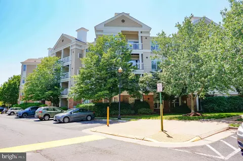 2204 Westcourt Ln #104, Herndon, VA 20170