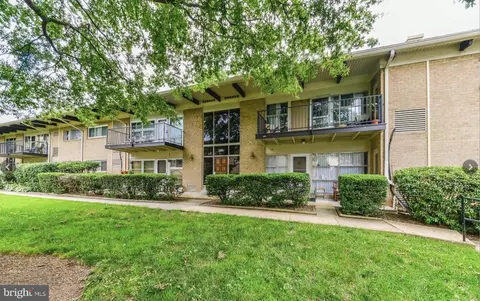 4913 Americana Dr #107, Annandale, VA 22003