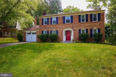 6807 Moon Rock Ct, Alexandria, VA 22306