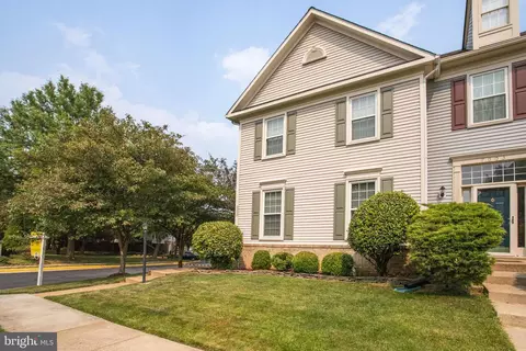 7001 Fieldhurst Ct, Alexandria, VA 22315