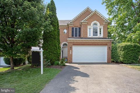 2618 Amanda Ct, Vienna, VA 22180