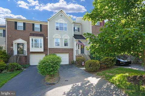 5617 Belleau Woods Ln, Alexandria, VA 22315