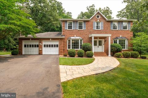 4307 Birch Pond Ln, Fairfax, VA 22033