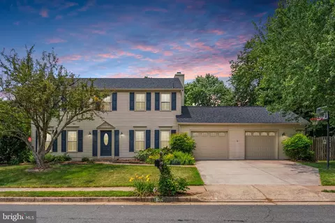 1616 Sadlers Wells Dr, Herndon, VA 20170