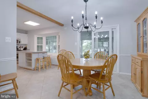 8104 Edinburgh Dr, Springfield, VA 22153 photo 13