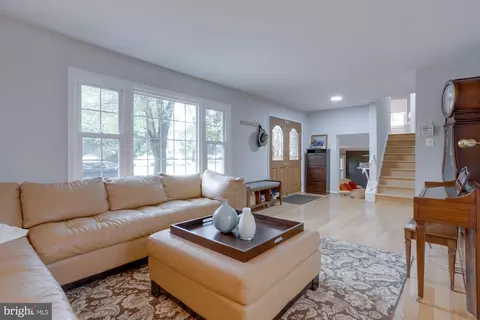 8104 Edinburgh Dr, Springfield, VA 22153 photo 8