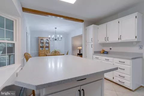 8104 Edinburgh Dr, Springfield, VA 22153 photo 16