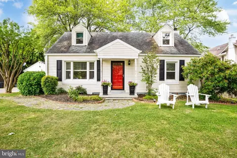 6004 Edgewood Ln, Alexandria, VA 22310