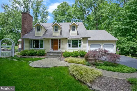 11106 Rich Meadow Dr, Great Falls, VA 22066