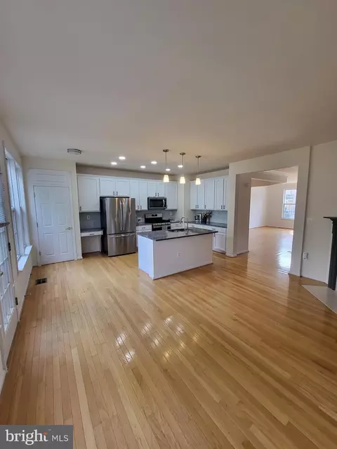 4147 Presgraves Ct, Chantilly, VA 20151