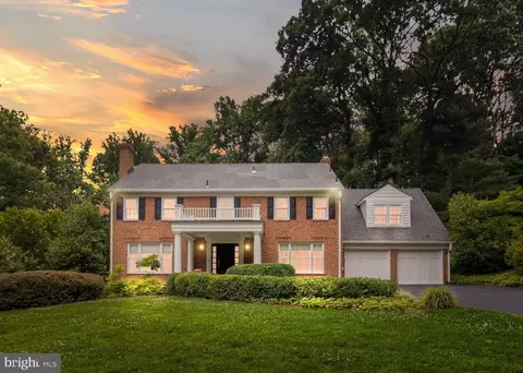 8618 Brook Rd, Mclean, VA 22102