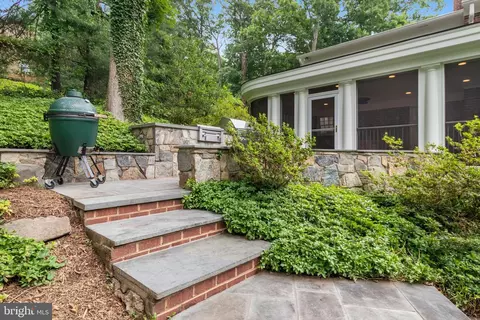 8618 Brook Rd, Mclean, VA 22102 photo 76