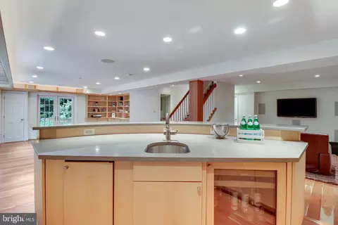 8618 Brook Rd, Mclean, VA 22102 photo 59