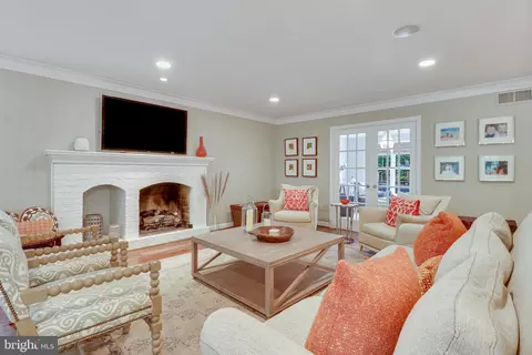 8618 Brook Rd, Mclean, VA 22102 photo 22