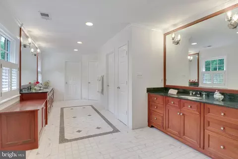 8618 Brook Rd, Mclean, VA 22102 photo 38