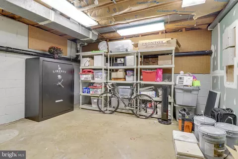 8618 Brook Rd, Mclean, VA 22102 photo 69