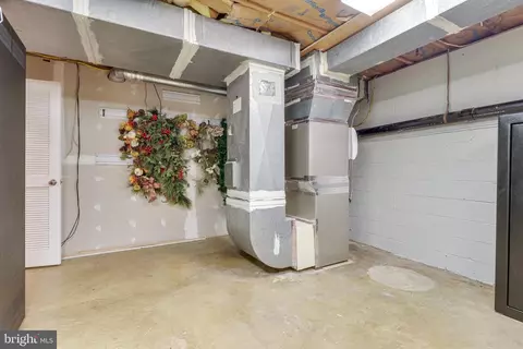 8618 Brook Rd, Mclean, VA 22102 photo 68