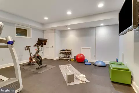 8618 Brook Rd, Mclean, VA 22102 photo 64