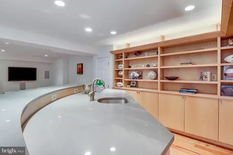 8618 Brook Rd, Mclean, VA 22102 photo 60