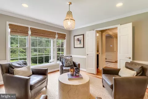 8618 Brook Rd, Mclean, VA 22102 photo 9