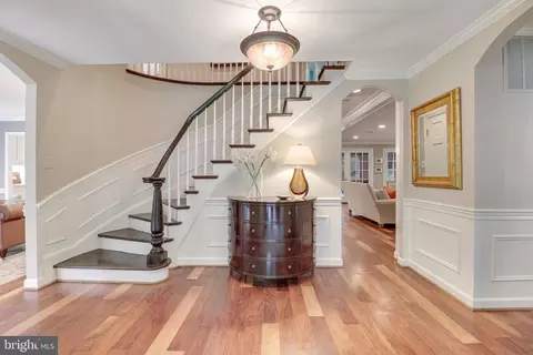 8618 Brook Rd, Mclean, VA 22102 photo 5