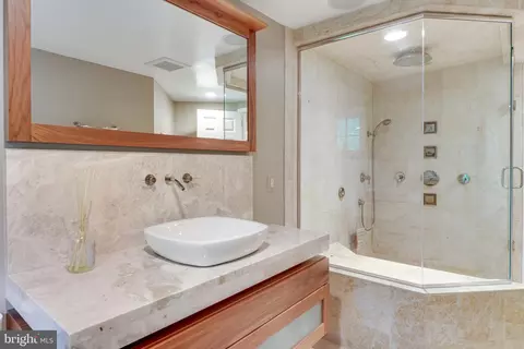 8618 Brook Rd, Mclean, VA 22102 photo 67