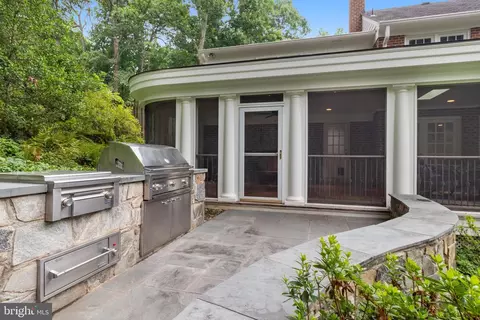 8618 Brook Rd, Mclean, VA 22102 photo 26