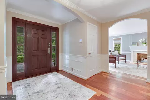 8618 Brook Rd, Mclean, VA 22102 photo 4