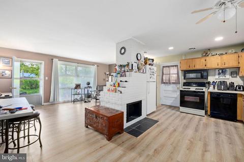 7319 Hogarth St, Springfield, VA 22151 photo 4