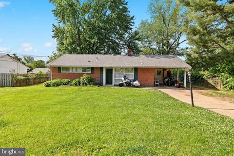 7319 Hogarth St, Springfield, VA 22151