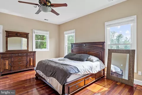 8925 Brook Rd, Mclean, VA 22102 photo 59