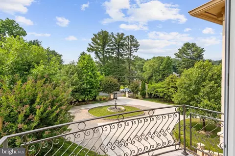 8925 Brook Rd, Mclean, VA 22102 photo 69
