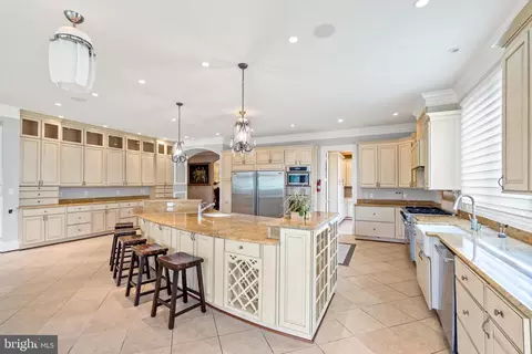 8925 Brook Rd, Mclean, VA 22102 photo 17