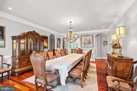 8925 Brook Rd, Mclean, VA 22102 photo 25
