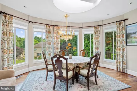 8925 Brook Rd, Mclean, VA 22102 photo 30