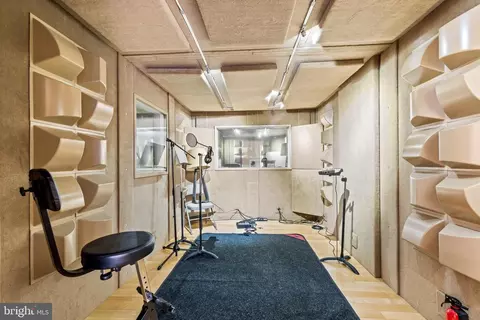 8925 Brook Rd, Mclean, VA 22102 photo 98