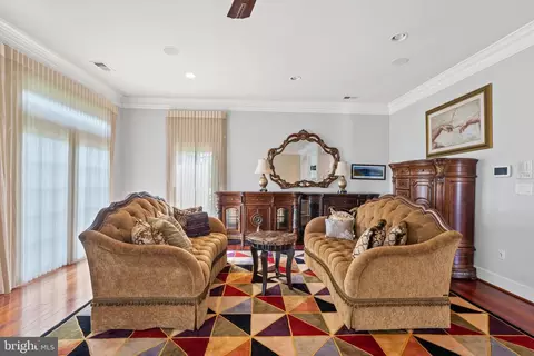 8925 Brook Rd, Mclean, VA 22102 photo 48