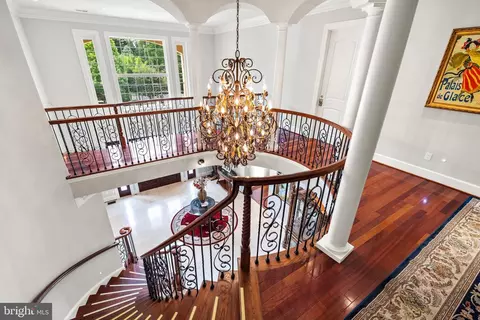 8925 Brook Rd, Mclean, VA 22102 photo 40
