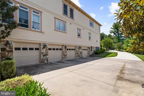 8925 Brook Rd, Mclean, VA 22102 photo 6