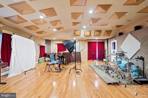 8925 Brook Rd, Mclean, VA 22102 photo 101