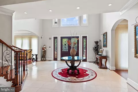 8925 Brook Rd, Mclean, VA 22102 photo 10