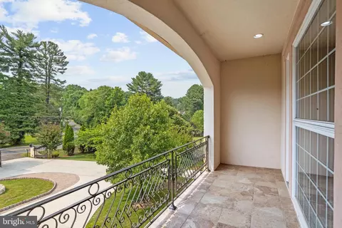 8925 Brook Rd, Mclean, VA 22102 photo 70